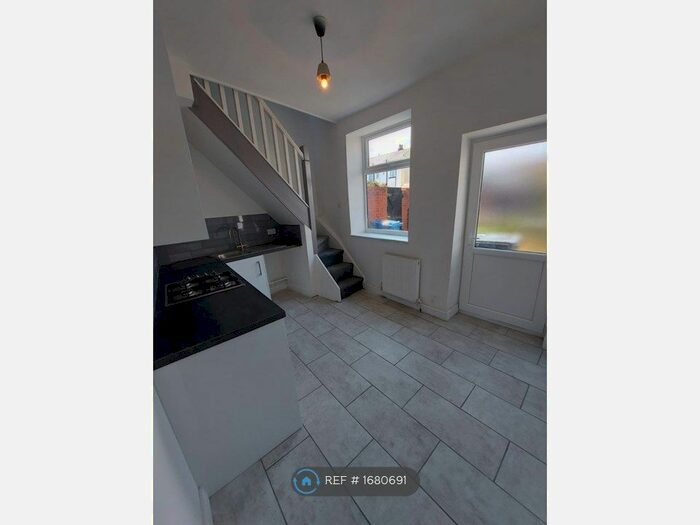 2 Bedroom End Of Terrace House To Rent In Fairy Street, Manchester, BL8