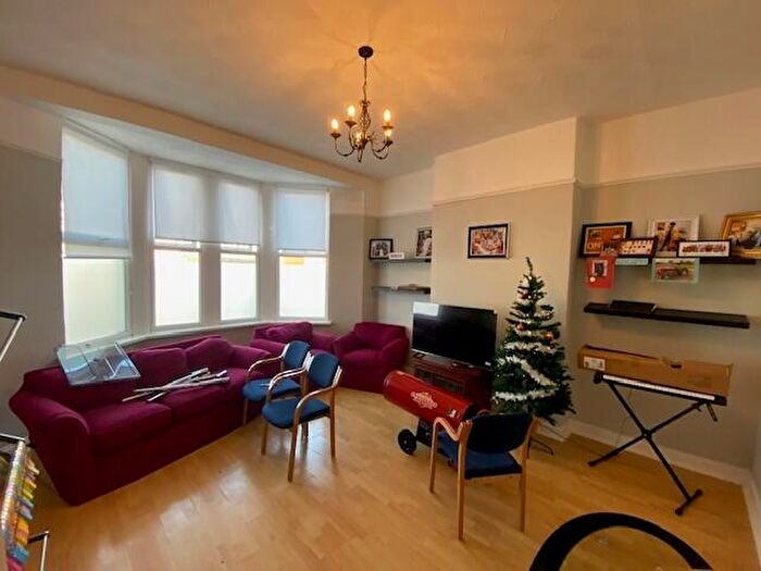 2 Bedroom Apartment To Rent In Newport Road, Cardiff, CF24