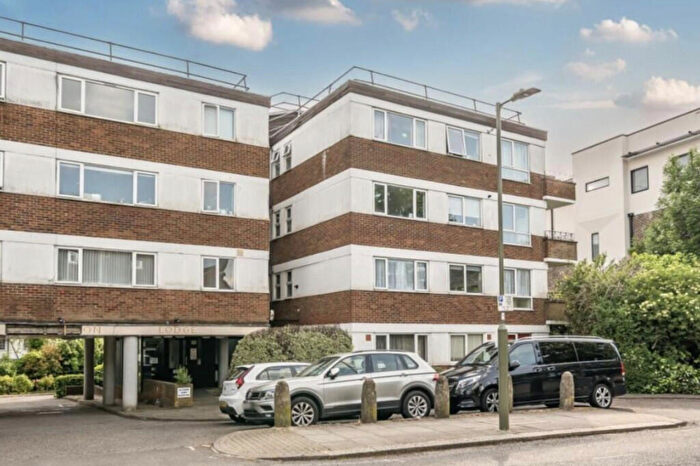 1 Bedroom Apartment To Rent In Temple Fortune Lane, London, NW11