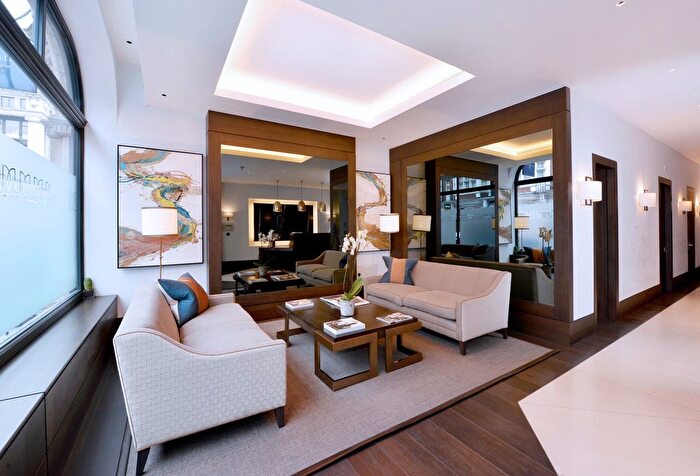 2 Bedroom Flat To Rent In Duke Street, Mayfair, London, W1K