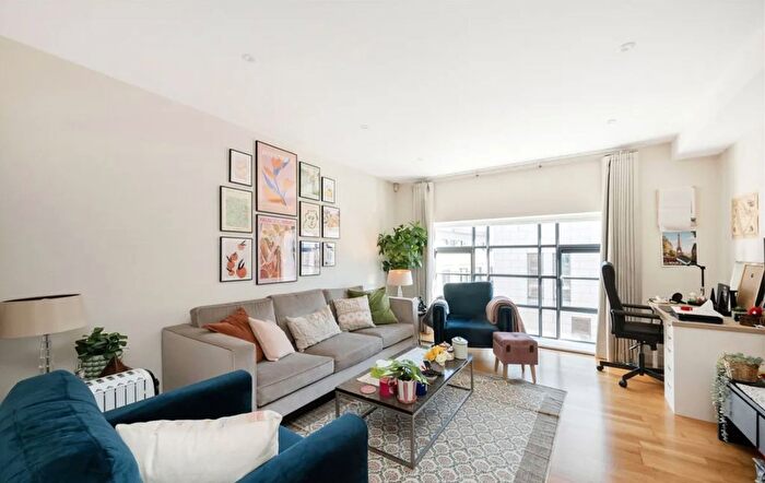 2 Bedroom Flat To Rent In Blandford Street, London, W1U