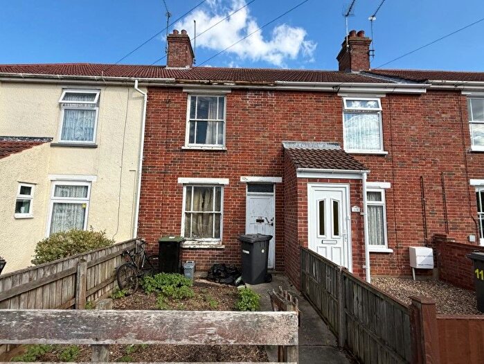 2 Bedroom Terraced House For Sale In Somerton Avenue, Lowestoft, NR32