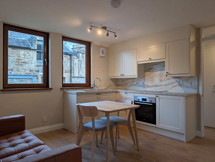1 Bedroom Flat To Rent In Jamaica Mews, Edinburgh, Midlothian, EH3