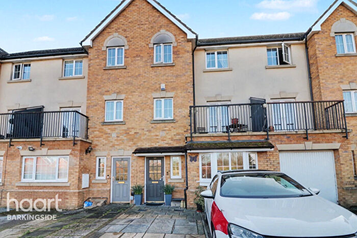 4 Bedroom Town House For Sale In Genas Close, Barkingside, IG6