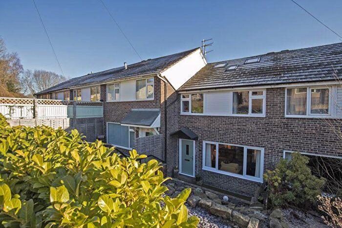 4 Bedroom Terraced House For Sale In Parkdale Drive, Kebroyd, HX6