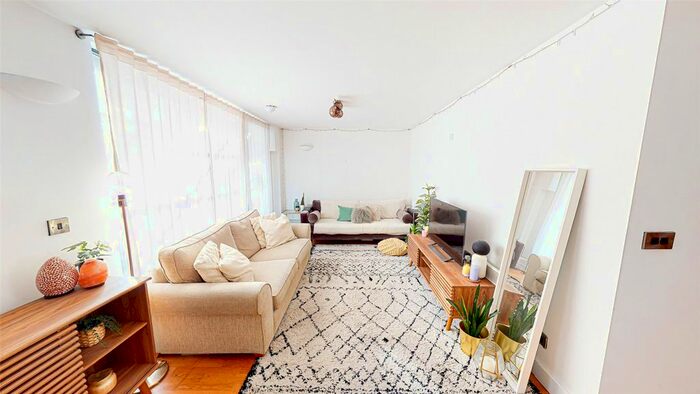 2 Bedroom Flat For Sale In Advent House, Manchester, M4