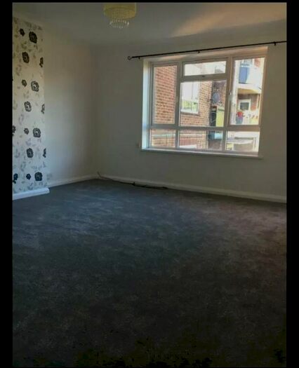 2 Bedroom Flat To Rent In Albury Court, Sutton, London SM1