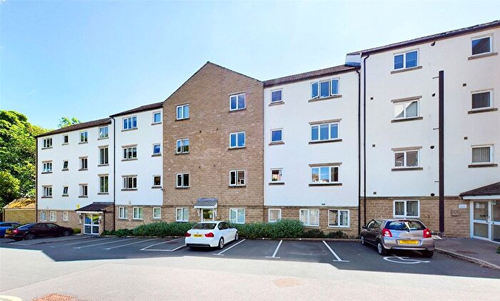 2 Bedroom Flat For Sale In Stonegate Park, Lodge Road, Thackley, Bradford, BD10