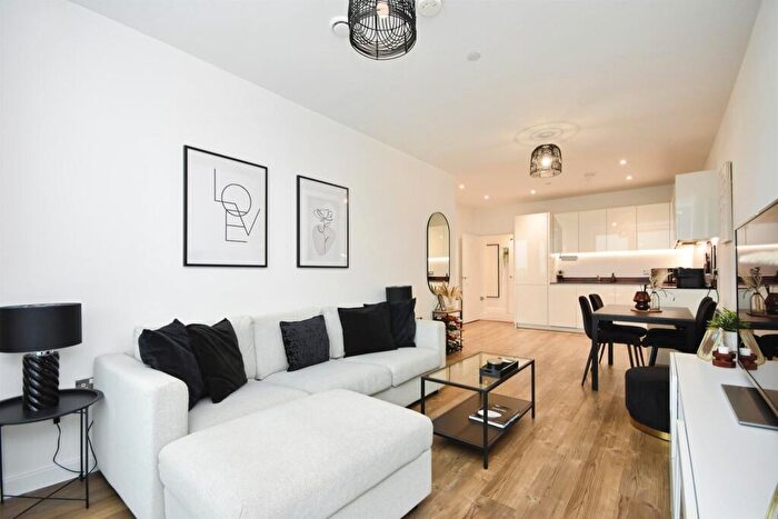 1 Bedroom Flat For Sale In Eagle Way, Great Warley, Brentwood, CM13