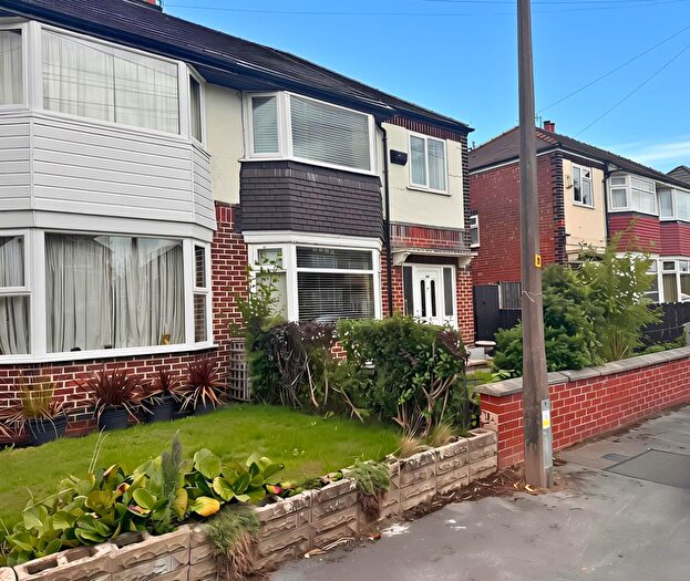 3 Bedroom House For Sale In Roslyn Road, Stockport, SK3