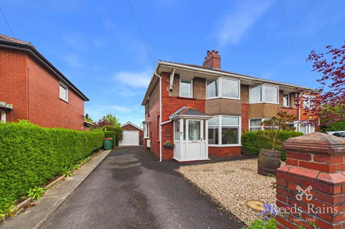 3 Bedroom Semi-Detached House For Sale In Green Drive, Barton, Preston, Lancashire, PR3