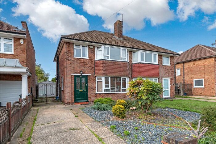 3 Bedroom Semi Detached House For Sale In Crowland Road, Luton, Bedfordshire, LU2