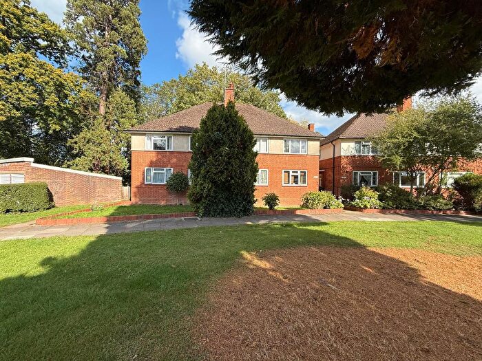 2 Bedroom Maisonette To Rent In Lloyd Court, Pinner, Greater London, HA5