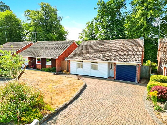 2 Bedroom Bungalow For Sale In Mulberry Close, Crowthorne, Berkshire, RG45