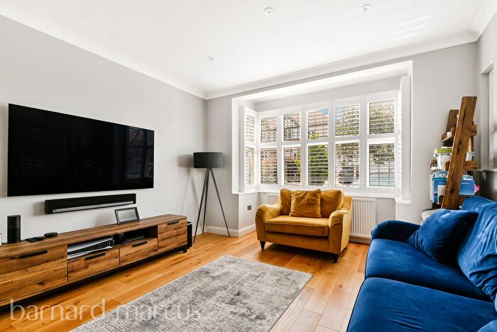 3 Bedroom Property To Rent In Anglesey Court Road, Carshalton, SM5