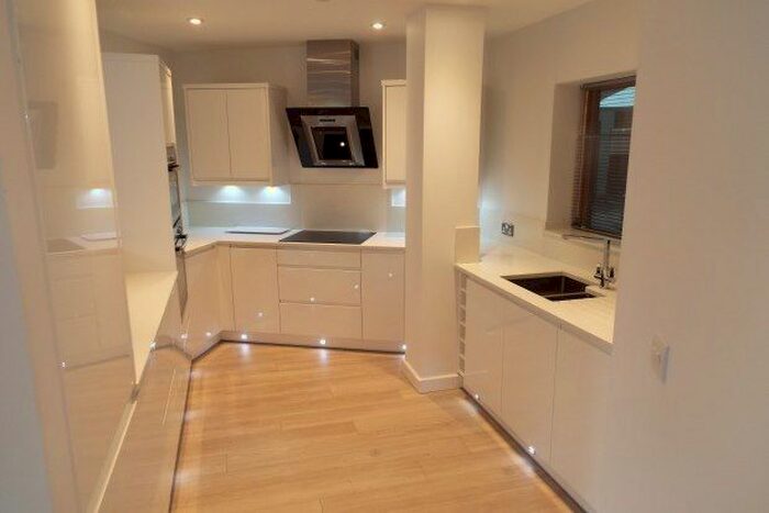 2 Bedroom Flat To Rent In Castle Boulevard, Nottingham, NG7