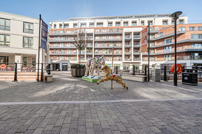 1 Bedroom Flat To Rent In The Colonnade, Maidenhead, SL6