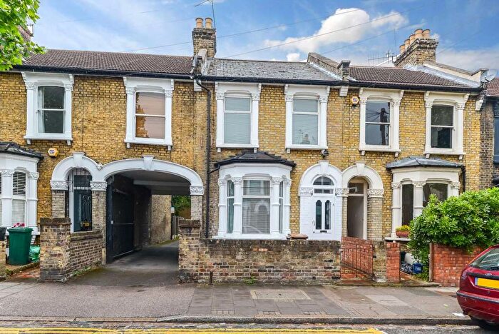 4 Bedroom Property To Rent In Coopersale Road, Homerton, E9