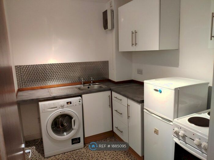 1 Bedroom Flat To Rent In Quarry Street, Hamilton, ML3