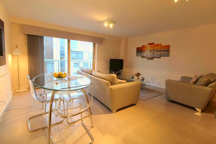 2 Bedroom Flat To Rent In Charlotte Street, Fourth Floor, AB25