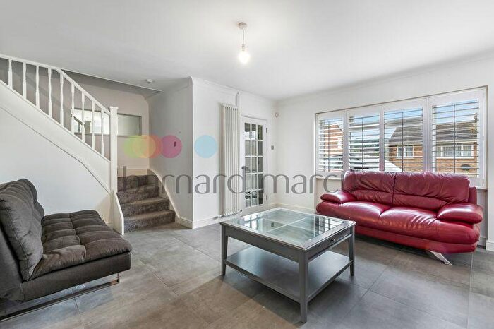 4 Bedroom House To Rent In Ambleside Gardens, South Croydon, CR2