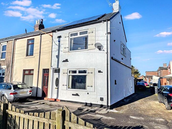 3 Bedroom End Of Terrace House For Sale In Fleming Farm Cottages, Shotton Colliery, Durham, Durham, DH6