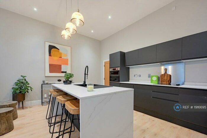 2 Bedroom Flat To Rent In Croxteth Road, Liverpool, L8