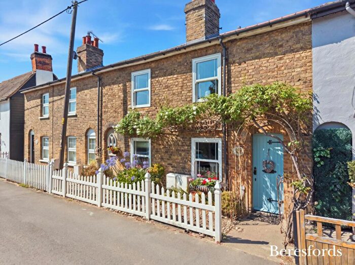 3 Bedroom End Of Terrace House For Sale In Ockendon Road, Upminster, RM14