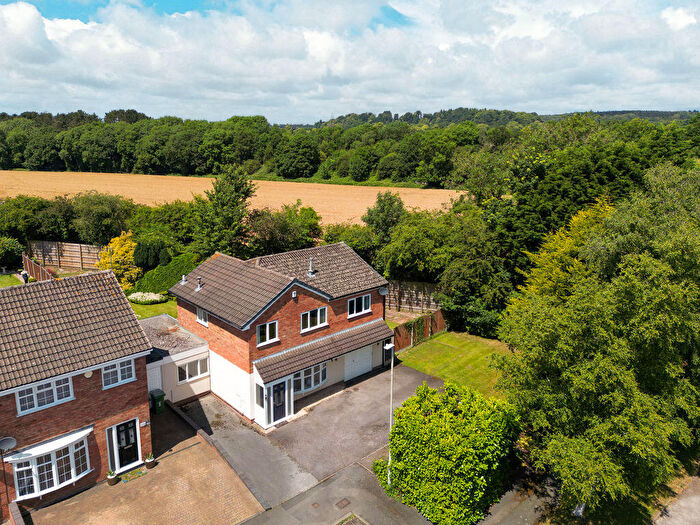 3 Bedroom Detached House For Sale In Kilburn Drive, Kingswinford, DY6