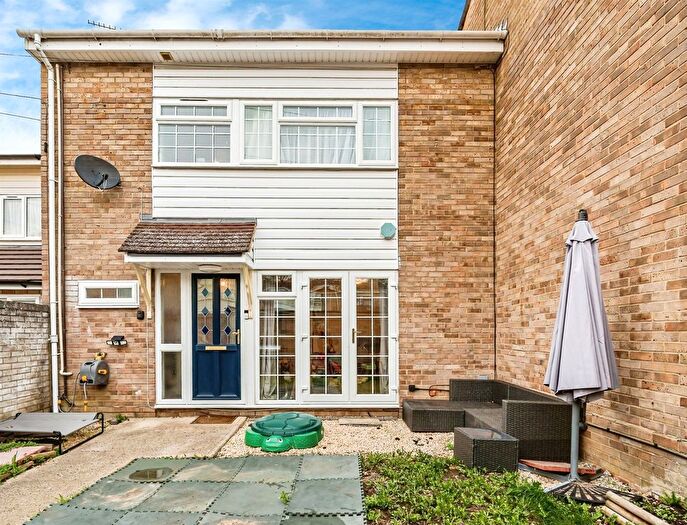 4 Bedroom Terraced House For Sale In Fairfax Crescent, Elmhurst, Aylesbury, HP20