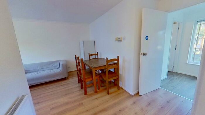 6 Bedroom Terraced House To Rent In Guildford Park Avenue, Guildford, GU2