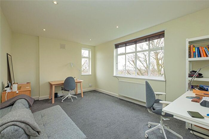 1 Bedroom Apartment To Rent In Oakfield Court, Crouch End, London, N8