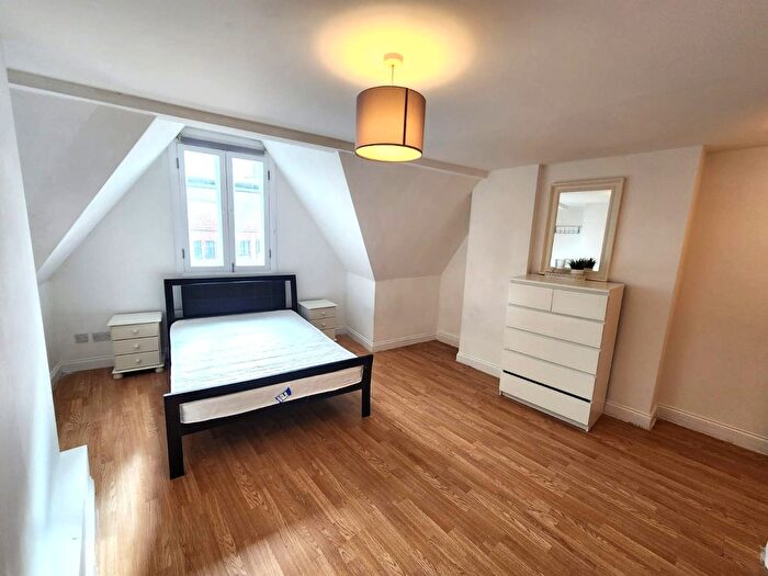 1 Bedroom Flat To Rent In Brixton Road, London, SW9