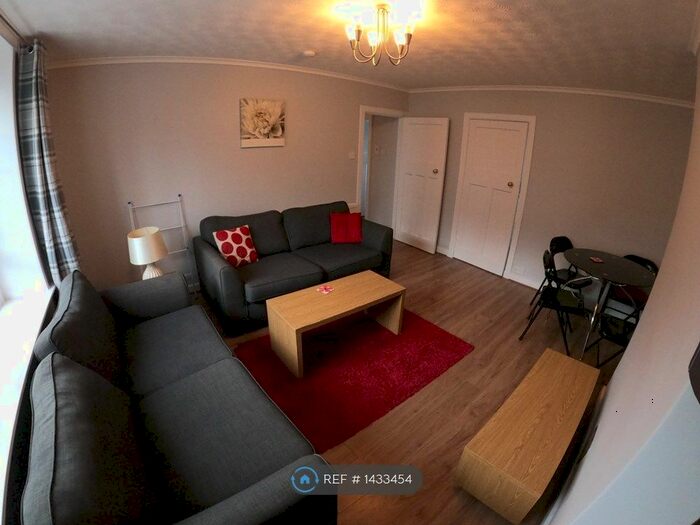 2 Bedroom Flat To Rent In Roslin Street, Aberdeen, AB24