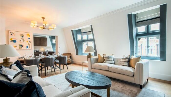 3 Bedroom Flat To Rent In Duke Street, Mayfair, W1K