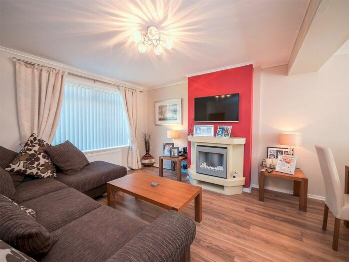 2 Bedroom Flat To Rent In Ross Gardens, Edinburgh, EH9