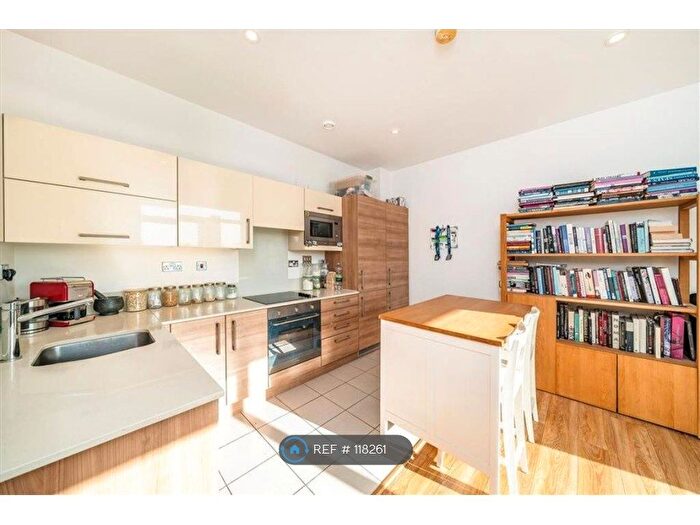 1 Bedroom Flat To Rent In Wandsworth Road, London, SW8