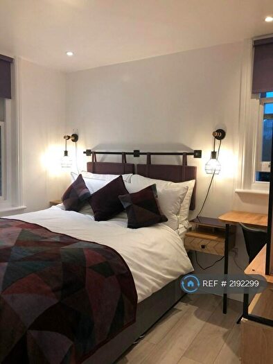 2 Bedroom Flat To Rent In Lovely, Bournemouth, BH1