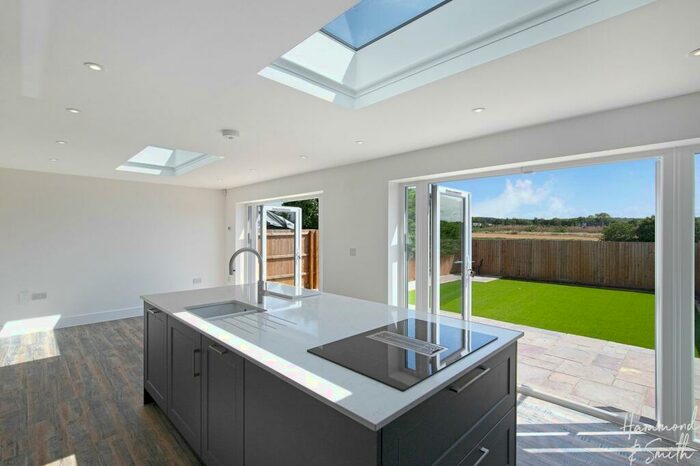 3 Bedroom Semi-Detached House For Sale In Fiddlers Hamlet, Epping, CM16