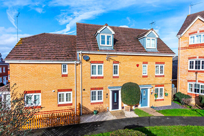 4 Bedroom Terraced House For Sale In Sovereign Court, Rushden, NN10