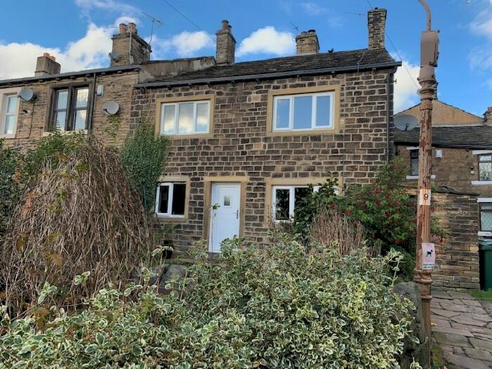 2 Bedroom Cottage To Rent In Park Road, Thackley, BD10