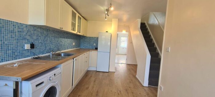 3 Bedroom Apartment To Rent In Belvoir Close, Eltham, SE9
