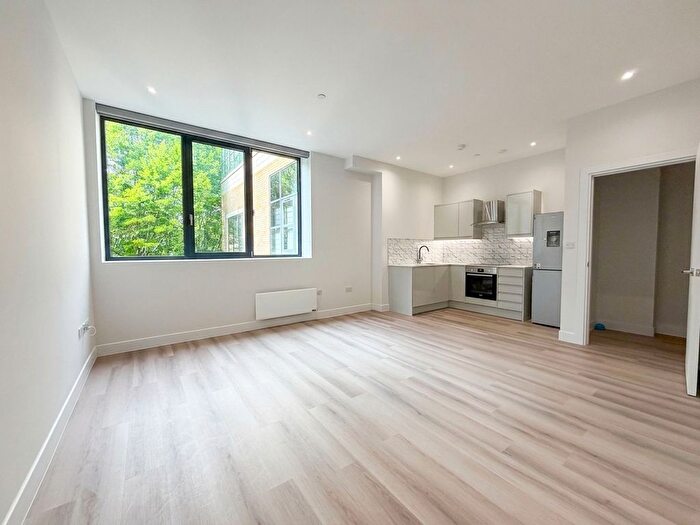 1 Bedroom Flat To Rent In Frayswater Place, Waterwood House, UB8