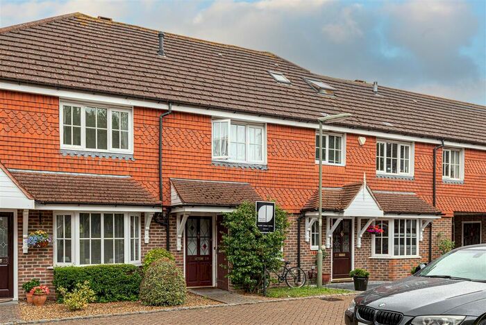 2 Bedroom Terraced House For Sale In Priestlands Close, Horley, RH6