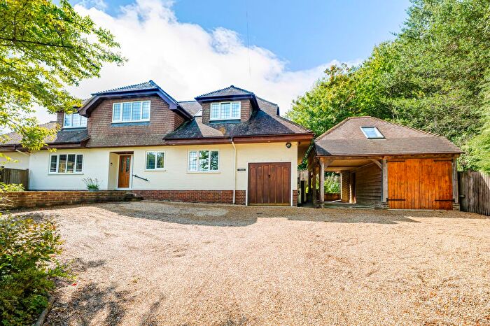 4 Bedroom Detached House For Sale In St. Johns Close, Crowborough, TN6