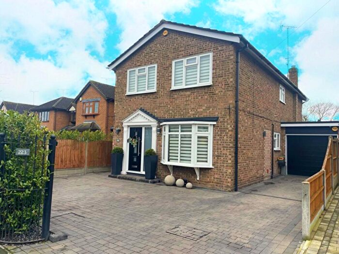 4 Bedroom Detached House For Sale In Main Road, Hawkwell, Hockley, Essex, SS5