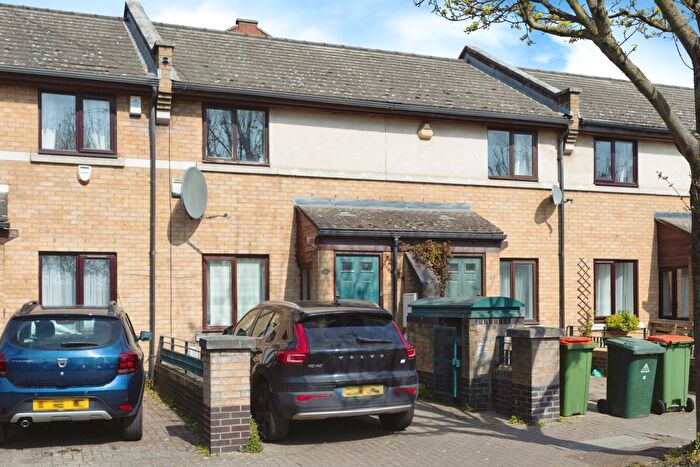 2 Bedroom Terraced House To Rent In Hanover Avenue, London, E16