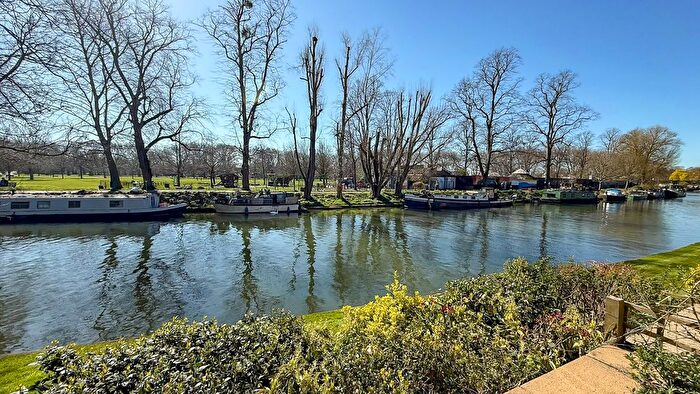 1 Bedroom Flat To Rent In Riverside Court, Chesterton Road, Cambridge, CB4