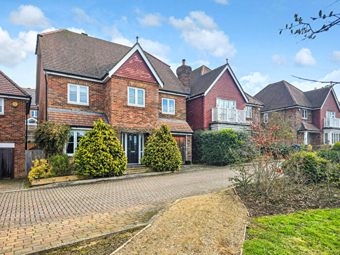 4 Bedroom Detached House For Sale In Holland Park, Caterham, CR3