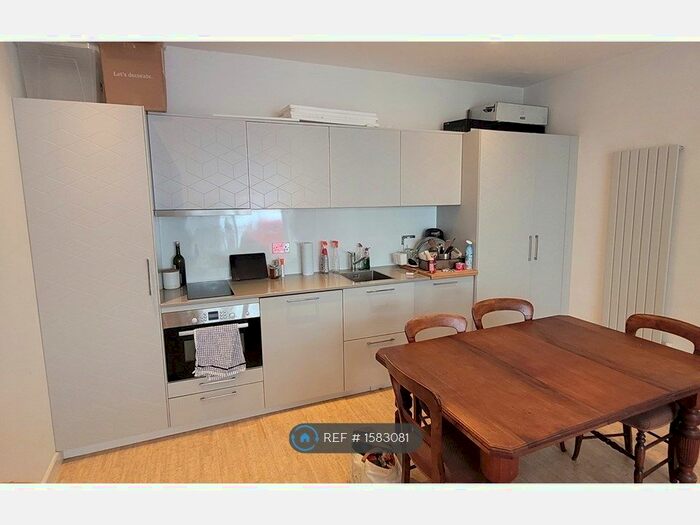 Studio To Rent In Coval Passage, London, SW14